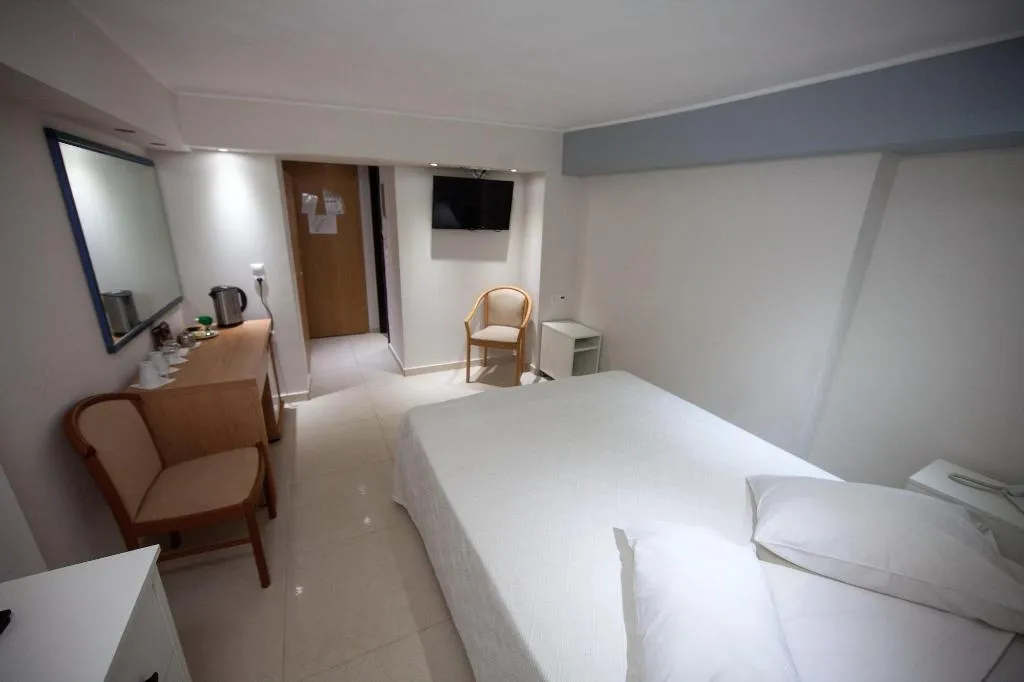 Room, Thomas Beach Hotel, Athens