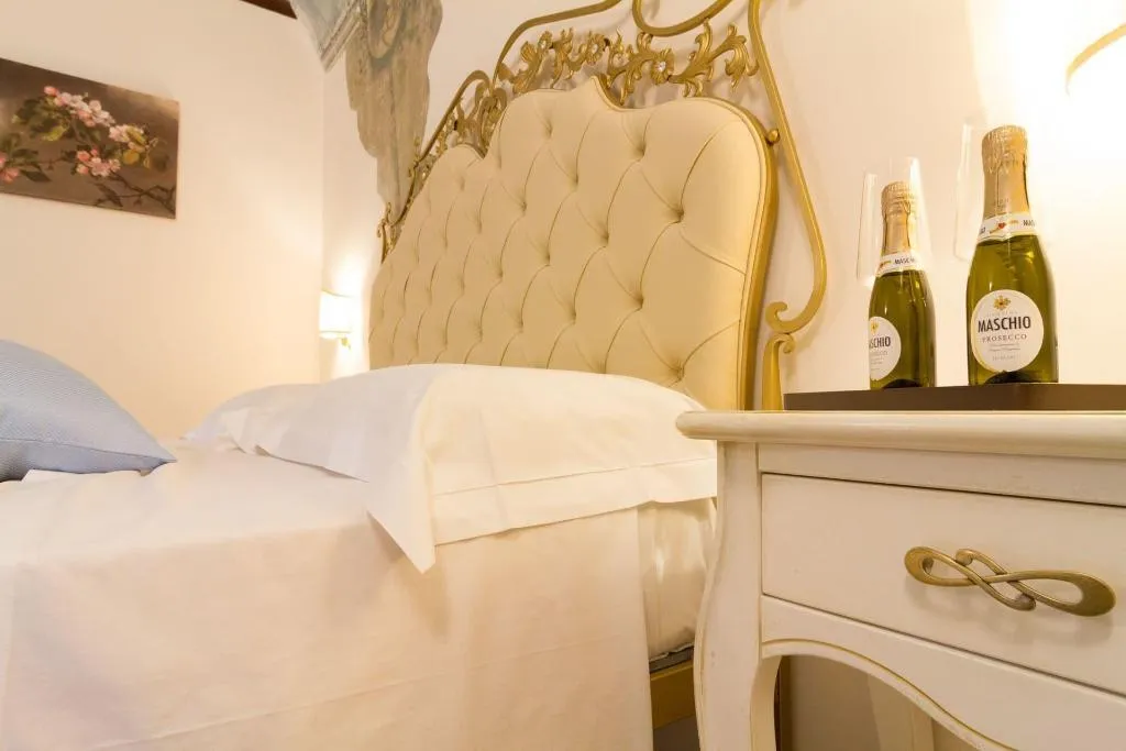Room, Palazzo Tasca Guest House & Luxury Suite, Catania