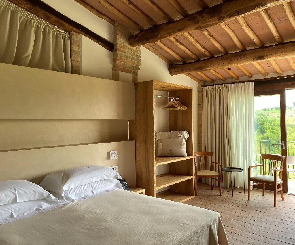 JUNIOR SUITE STANDARD Room, Tenuta Sovestro, Florence