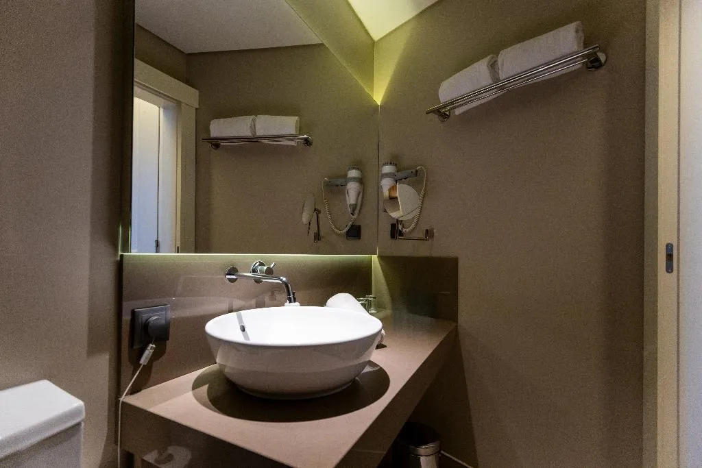 Double or Twin STANDARD Room, Avenida Boutique Hotel, Porto