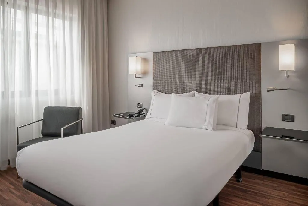 DOUBLE QUEEN SIZE BED Room, AC San Sebastian de los Reyes, Madrid