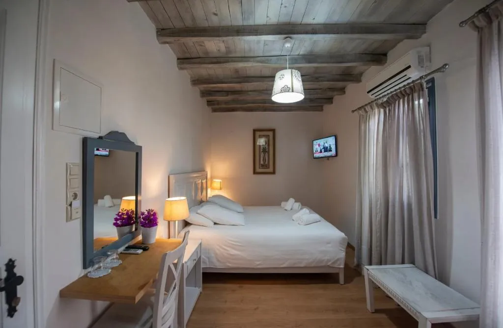 TRIPLE SUPERIOR GARDEN VIEW Room, Olia Hotel, Mykonos