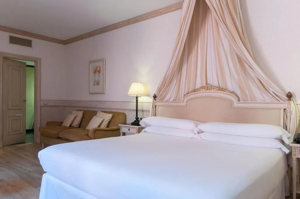 Room, Autograph Collection Eugenia de Montijo, Madrid