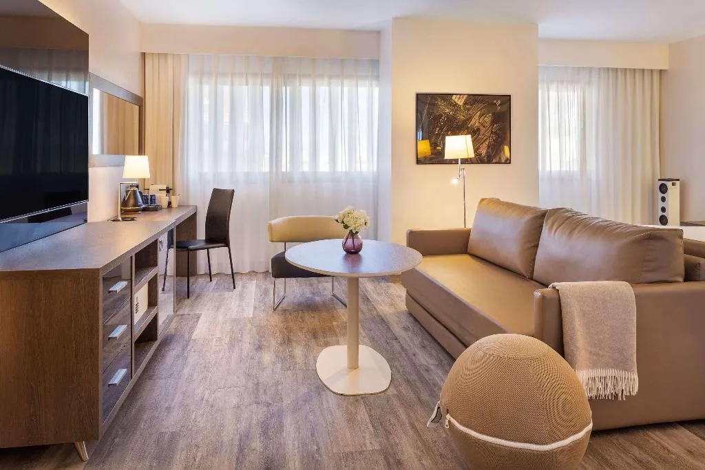 JUNIOR SUITE STANDARD Room, Melia Lebreros, Seville