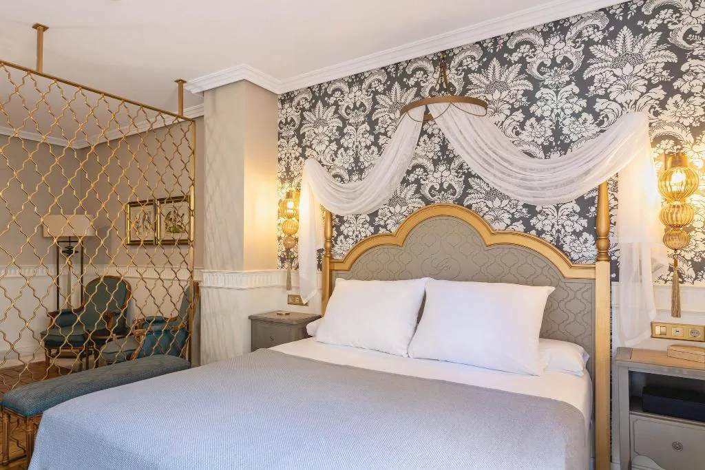 DOUBLE DELUXE Room, Gravina 51, Seville