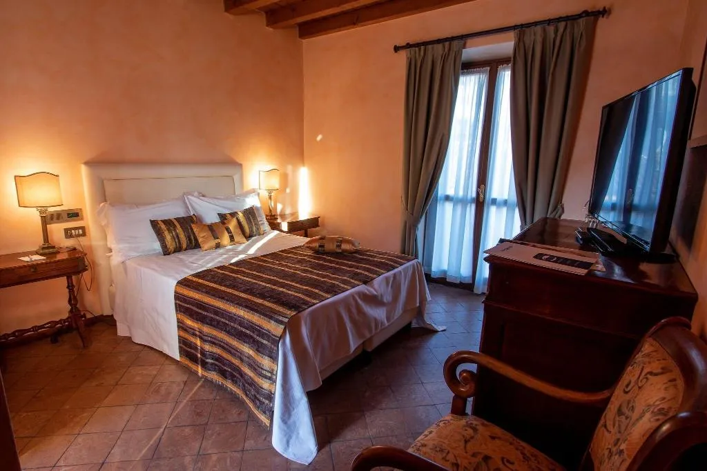Double or Twin SUPERIOR Room, Le Due Corti, Milan