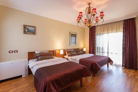Vila Arber Hotel, Kavaje