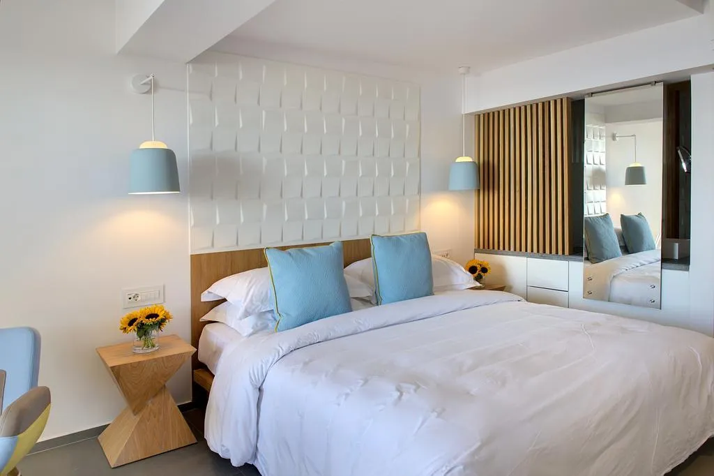 JUNIOR SUITE SIDE SEA VIEW Room, Myconian Korali Relais & Chateaux, Mykonos