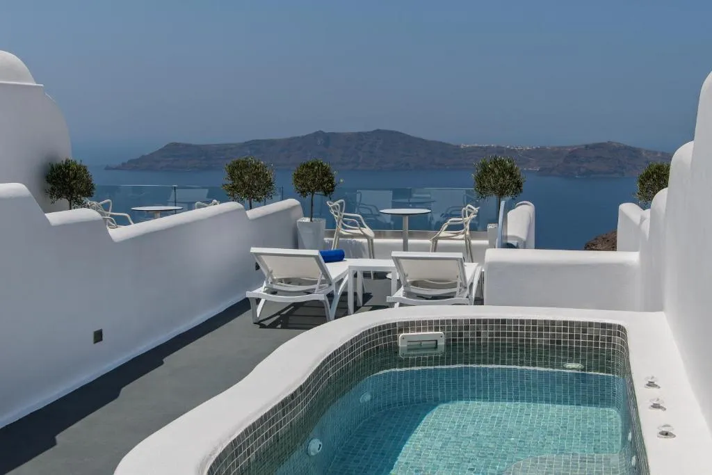 SUITE GRAND Room, Pegasus Suites & Spa, Santorini