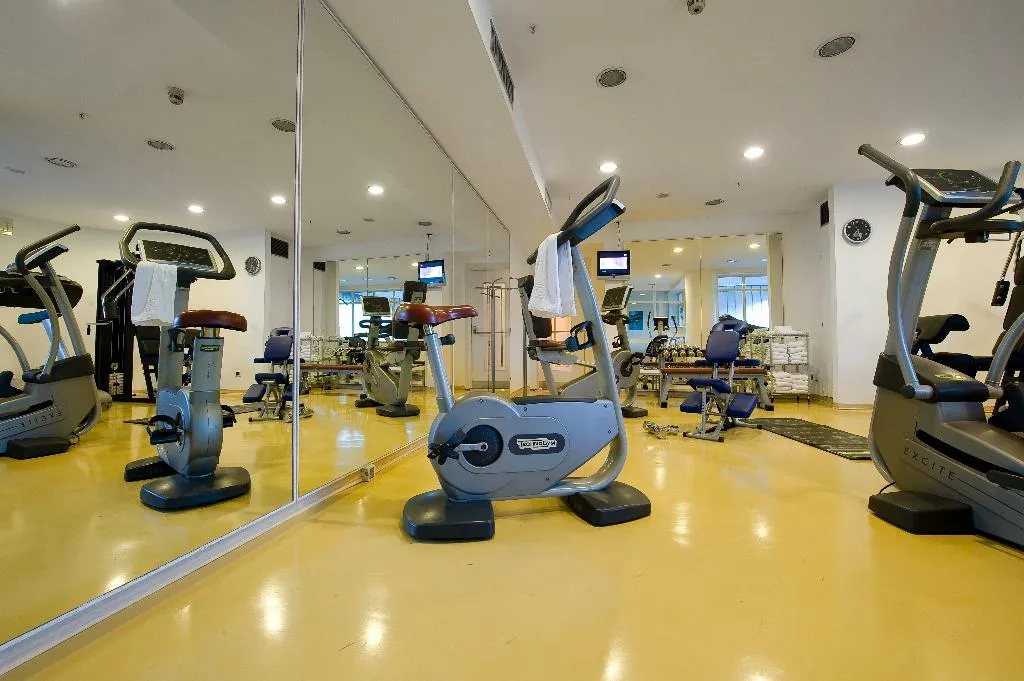 Sports and Entertainment, Holiday Inn Naples, Naples