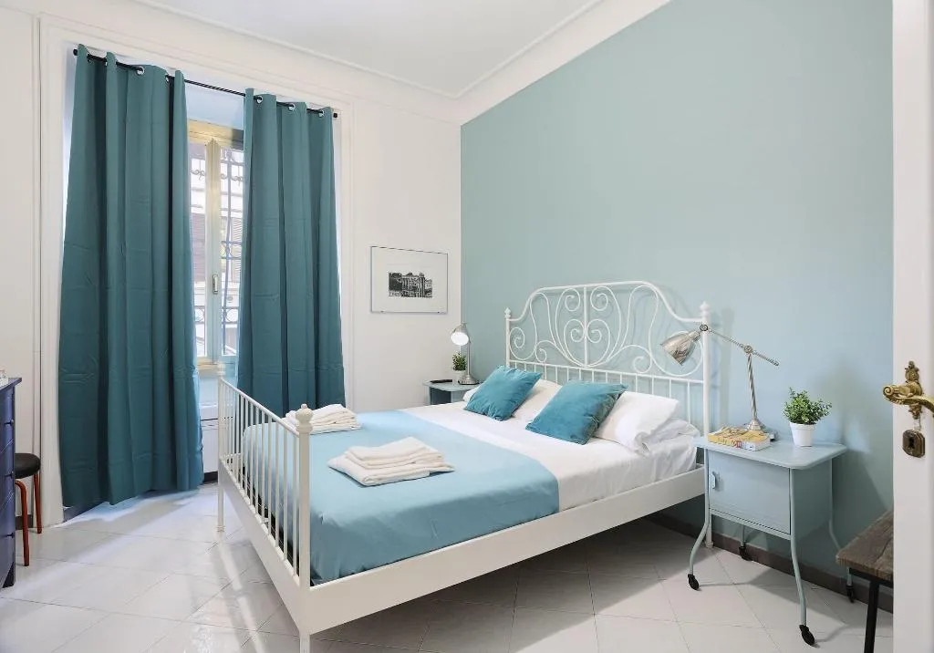 Room, B&B Locanderia, Naples