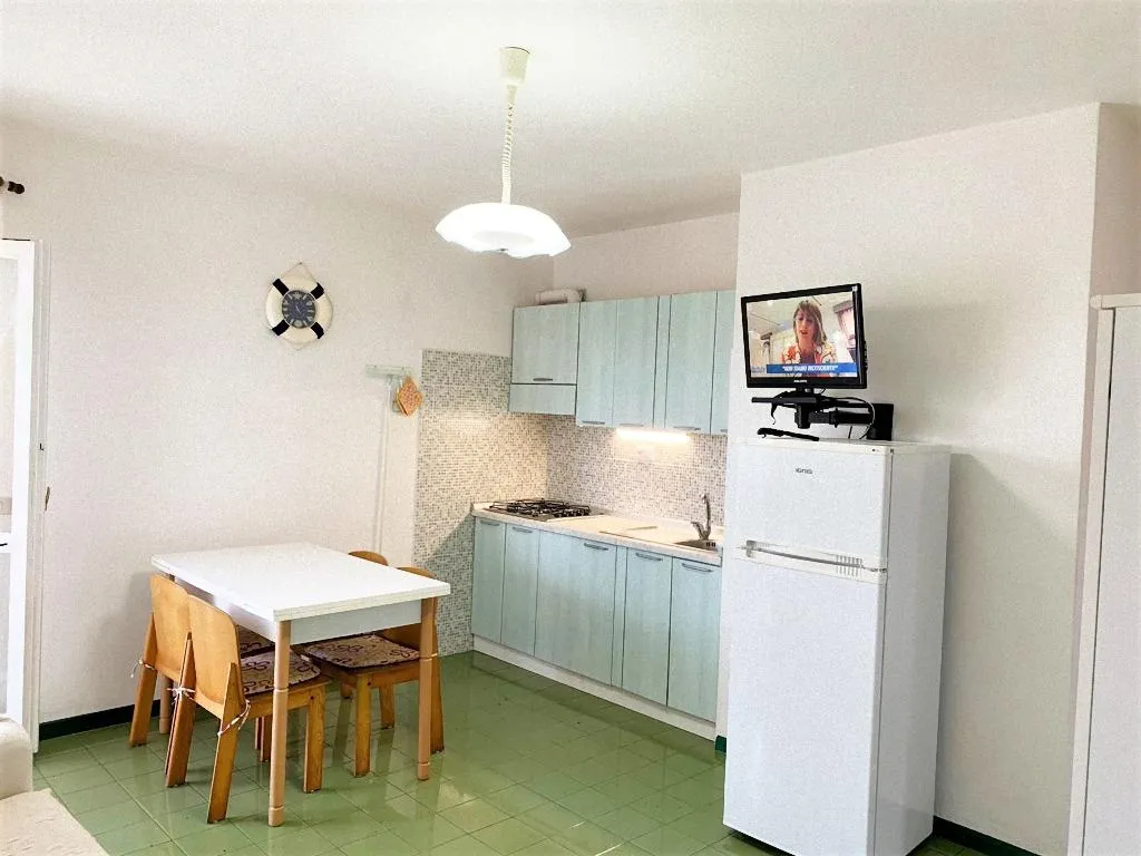 APARTMENT CAPACITY 6 TWO BEDROOMS Room, Terza Spiaggia and la Filasca, Olbia