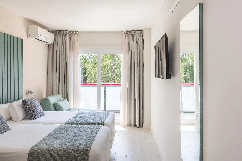 FAMILY ROOM STANDARD Room, Eurosalou & Spa, Costa Dorada
