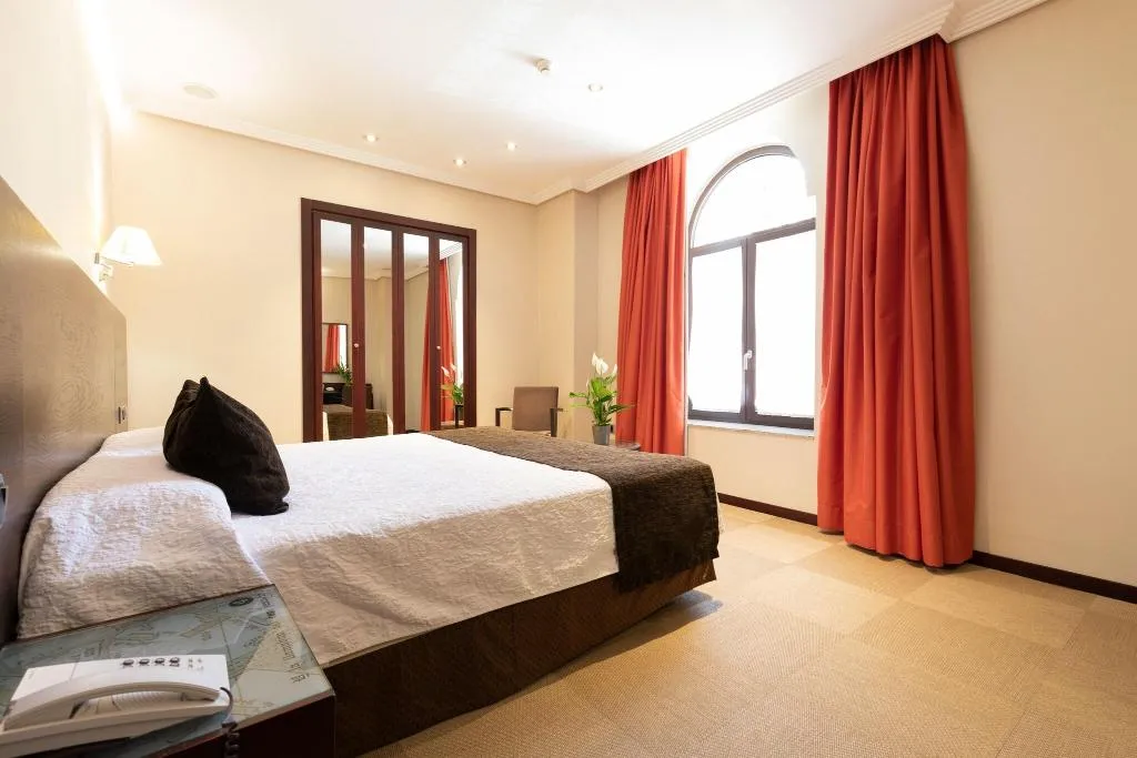 DOUBLE DELUXE Room, San Juan de los Reyes, Madrid