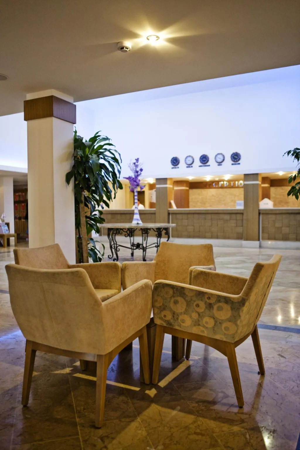 Lobby, Crystal Flora Pearl Collection, Antalya