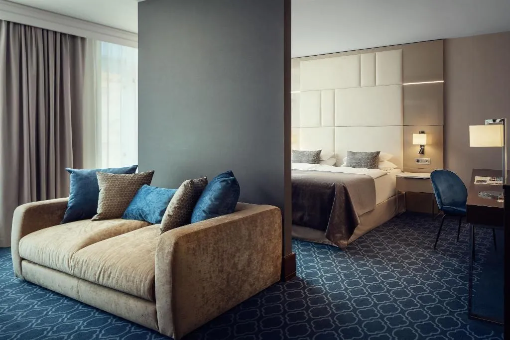 JUNIOR SUITE EXECUTIVE KING BED Room, Kings Court, Prague