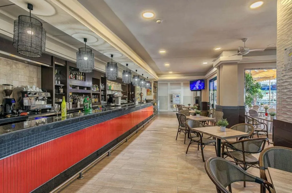 Bar, Hotel Spa Benalmádena Palace, Costa Del Sol