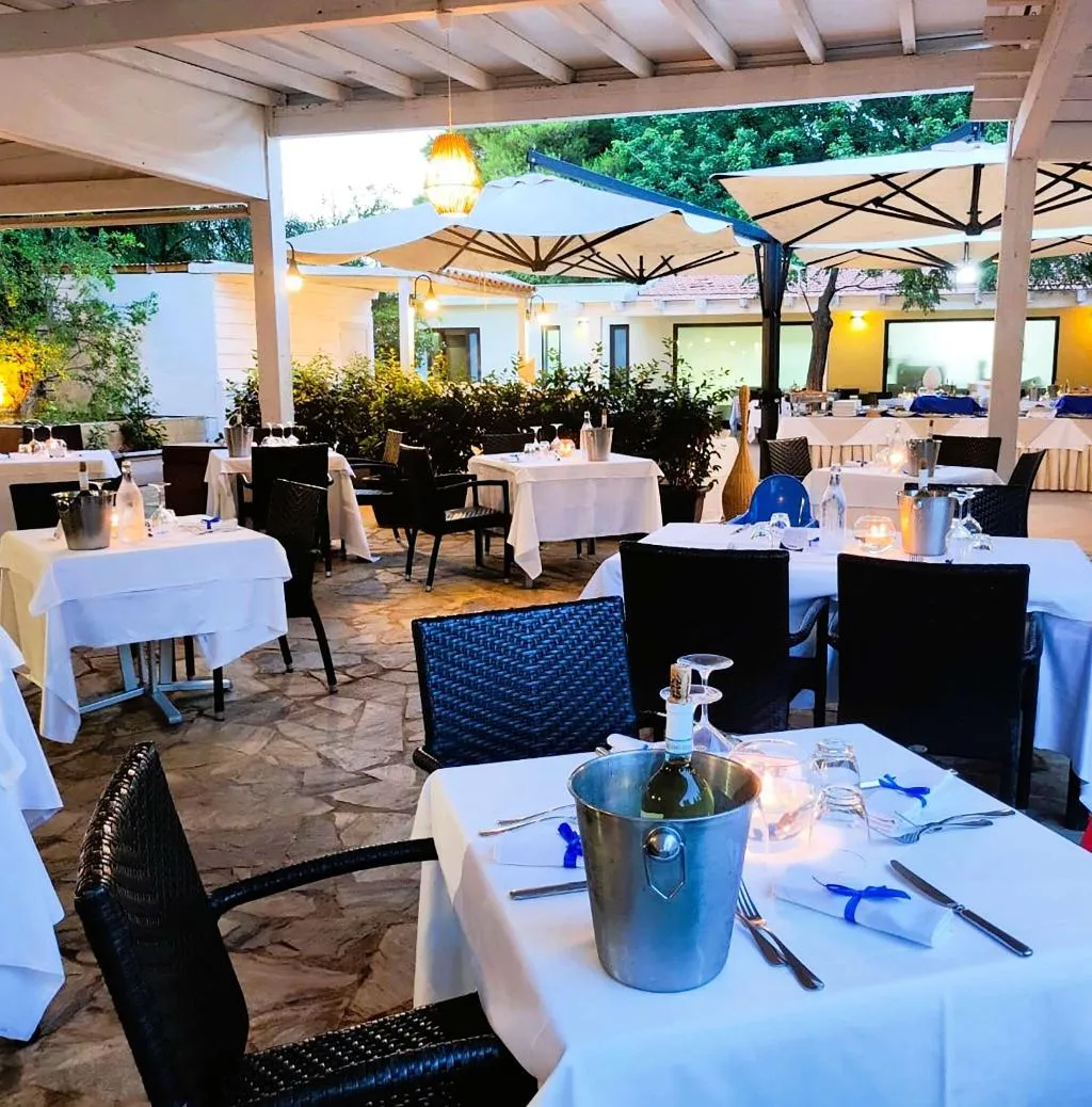 Restaurant, Le Dune Resort Bw Signature Collection, Catania