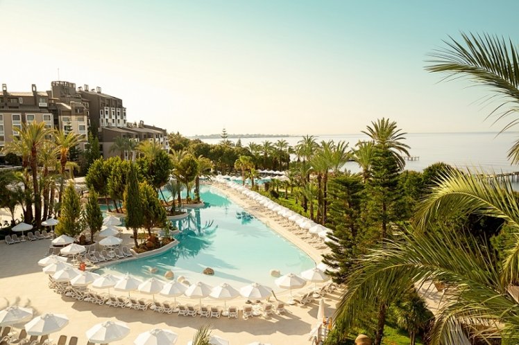Paloma Perissia, Antalya