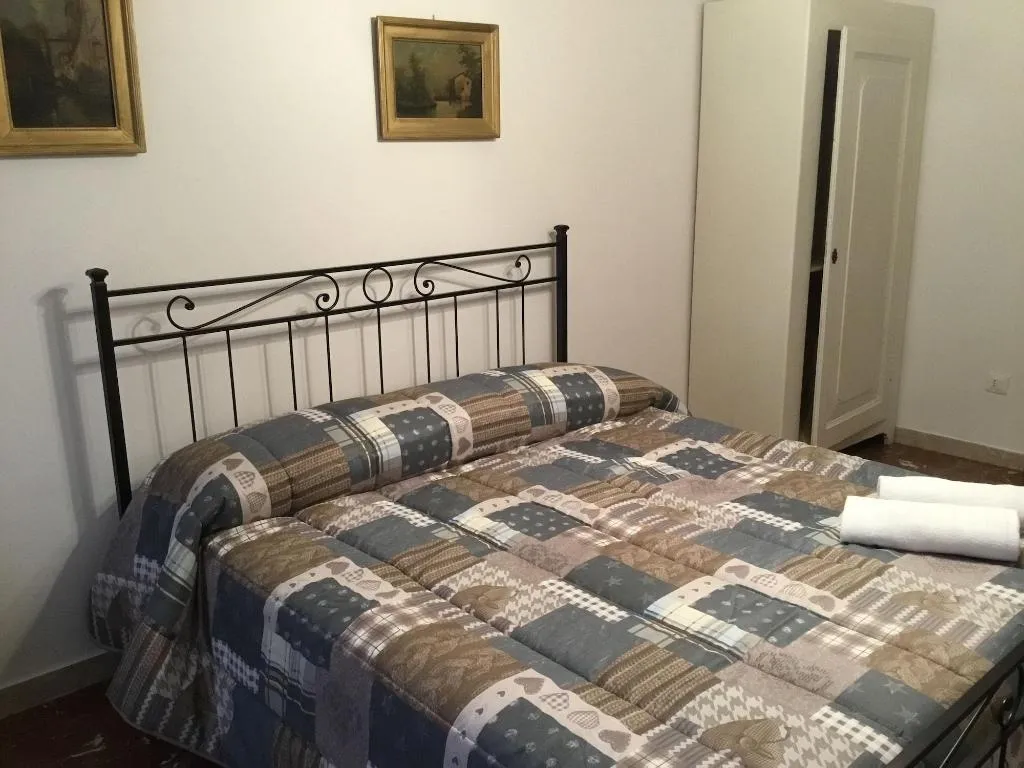 Room, Venice Sun Apartment And Rooms, Venice