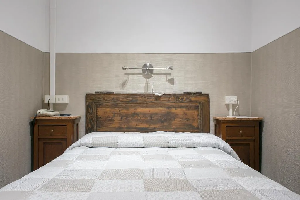 DOUBLE ECONOMY WITH SHARED BATHROOM Room, Loggia Fiorentina, Florence