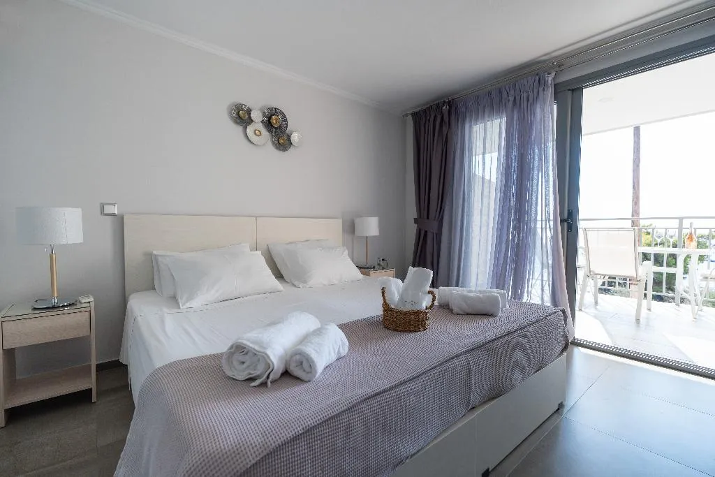 DOUBLE ONE BED Room, La Luna, Skiathos
