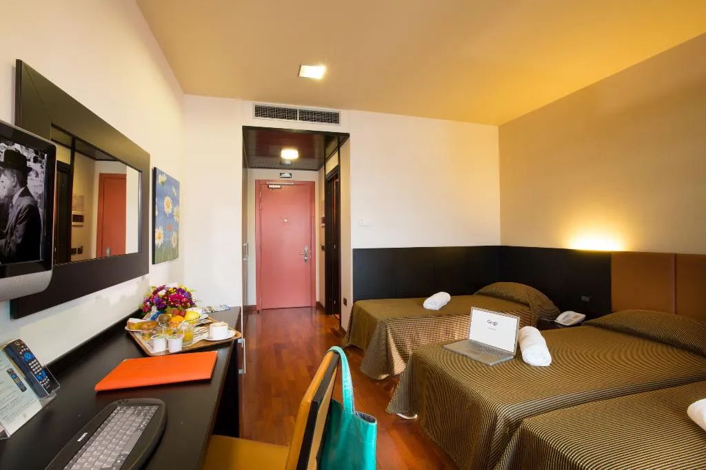 TRIPLE STANDARD Room, Victoria Terme Hotel, Rome