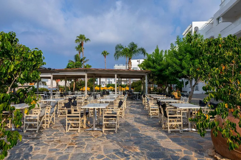 Bar, Mayfair  Hotel, Cyprus