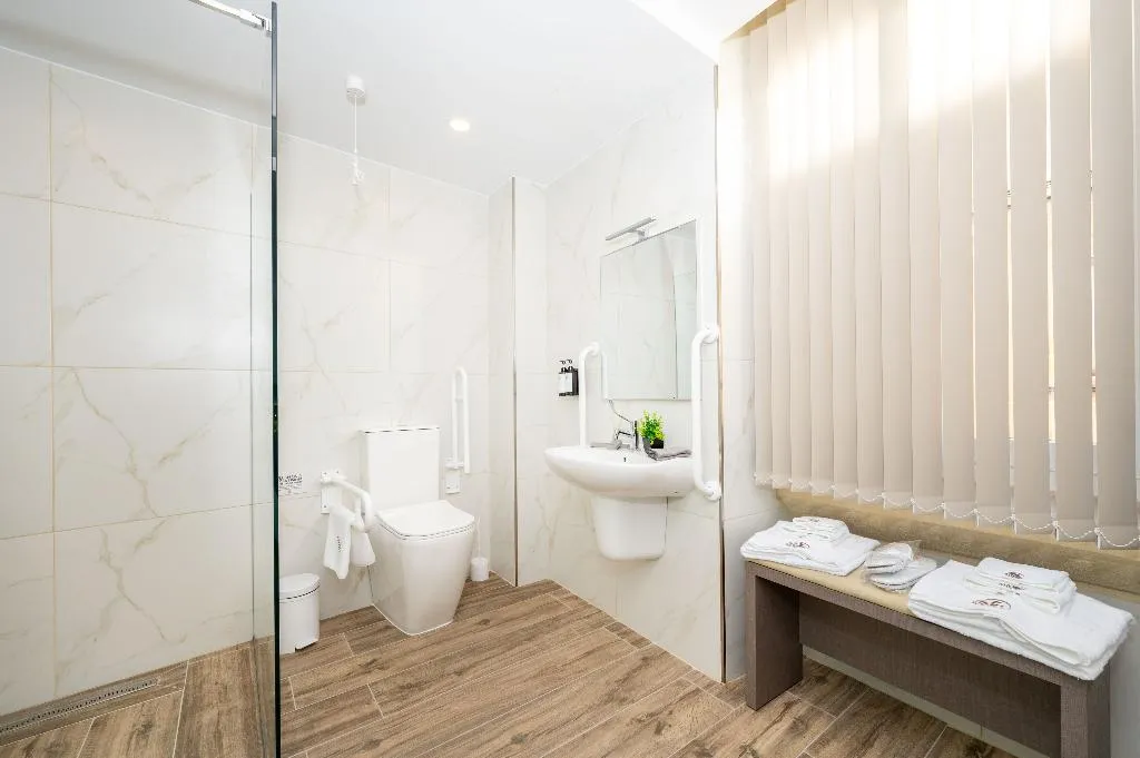 DOUBLE Accessible Room, C4 Retreats Gozo, Gozo