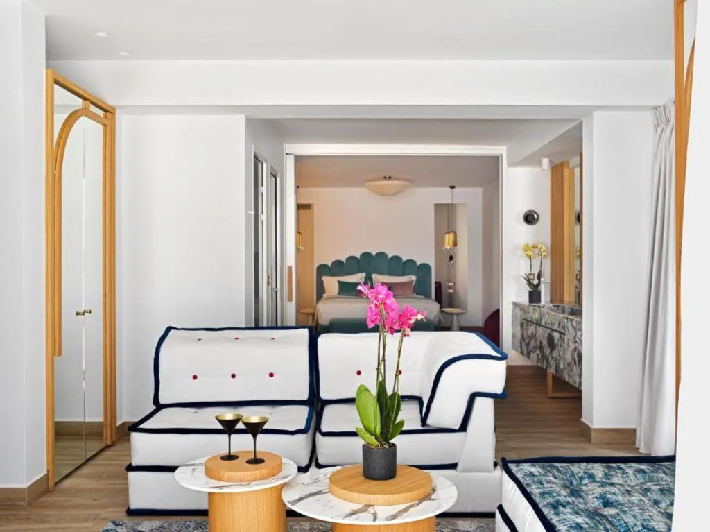 SUITE CAPACITY 2 Room, Cresanto Luxury Suites Santorini, Santorini