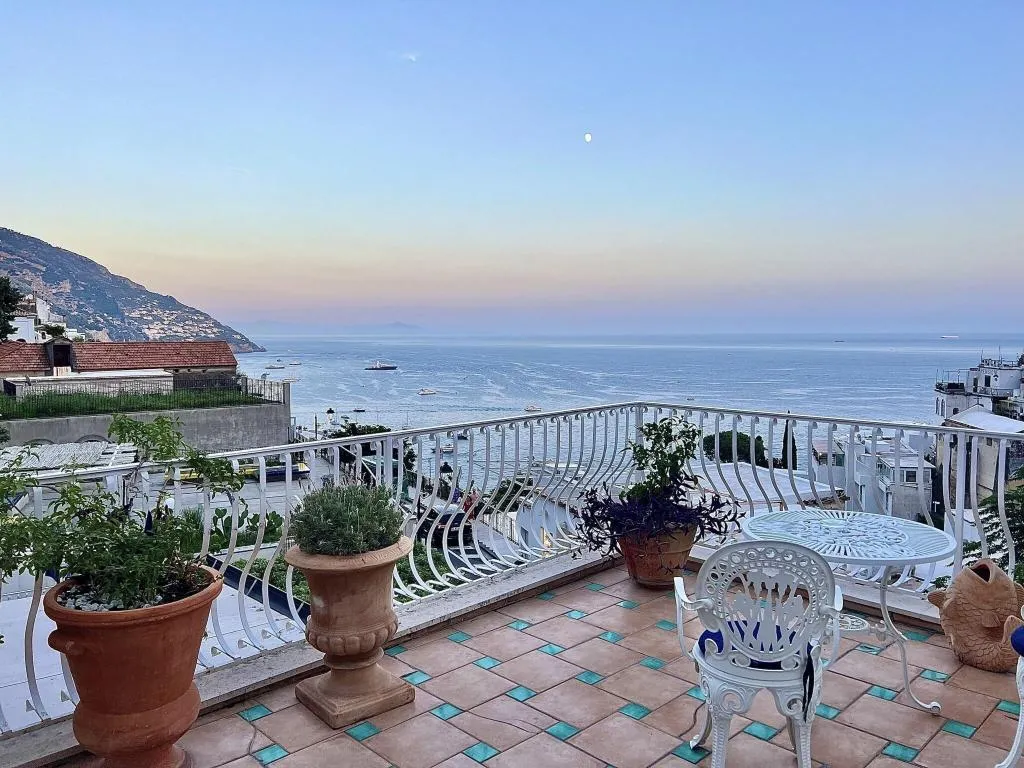 Terrace, Hotel Villa Delle Palme, Naples