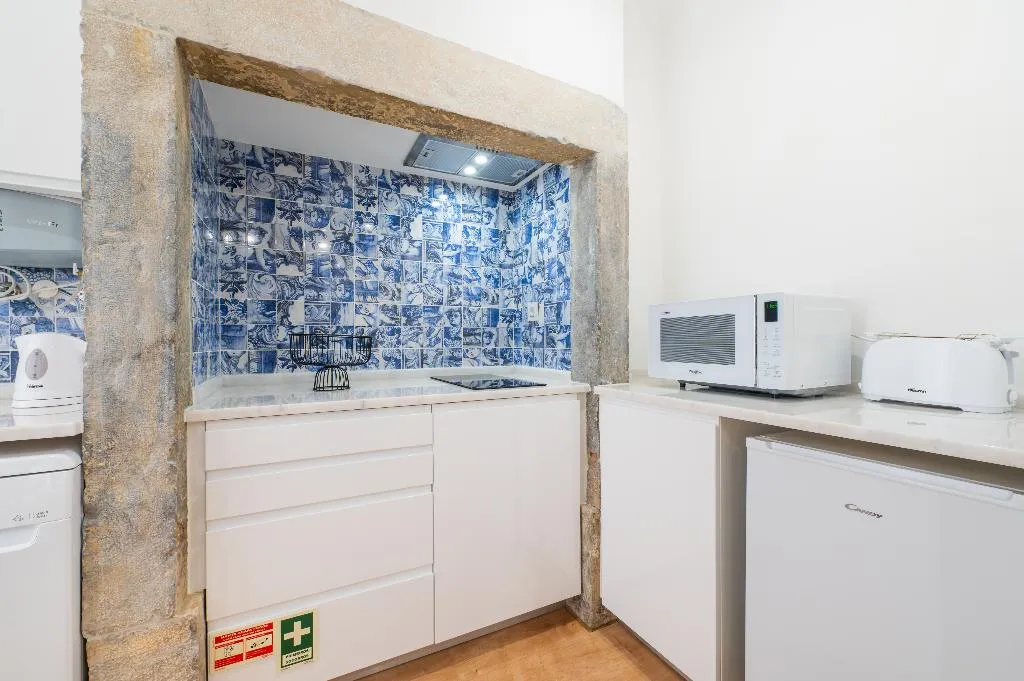 APARTMENT STANDARD Room, Via Augusta 129, Lisbon