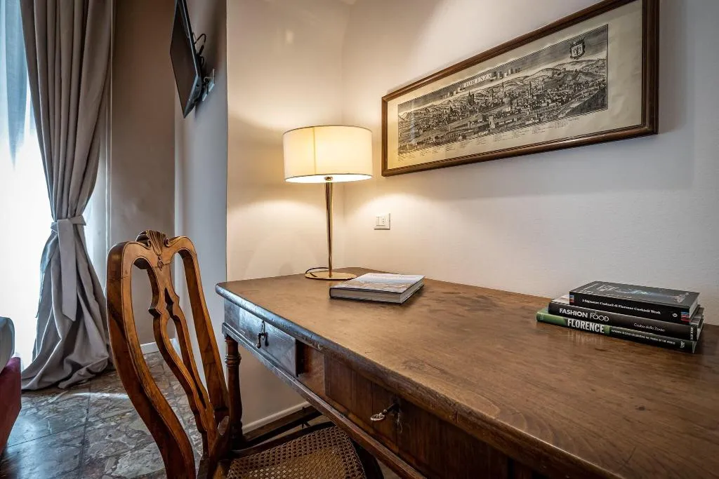 DOUBLE SUPERIOR CITY VIEW Room, Cerretani Palace Luxury B&B, Florence