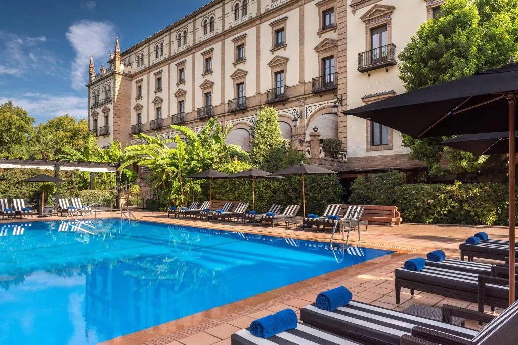 Pool, Alfonso XIII, Seville