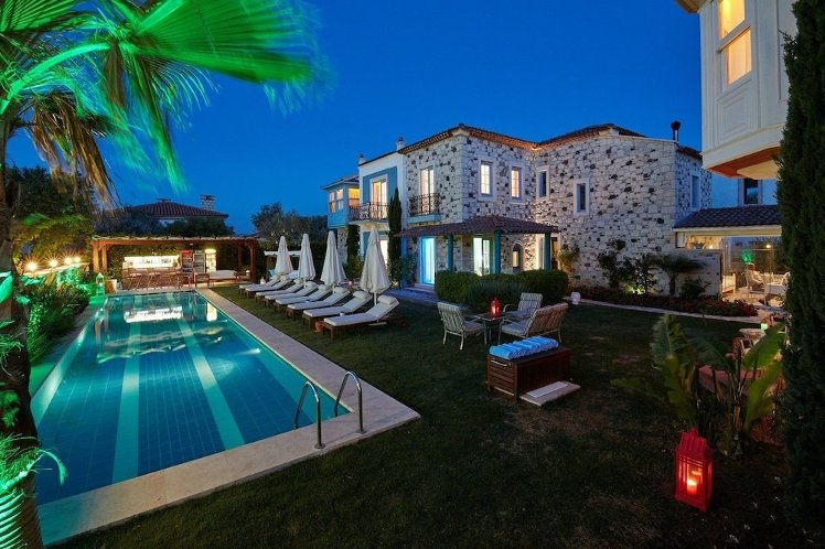 On Oda Otel, Izmir