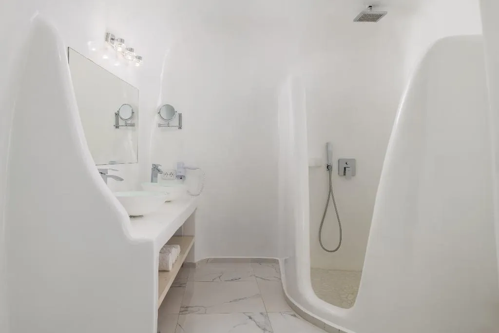 JUNIOR SUITE STANDARD Room, White Concept Caves, Santorini