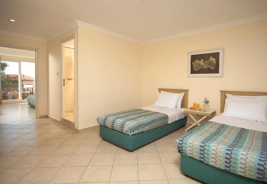 FAMILY ROOM LAND VIEW Room, Club Resort Atlantis Izmir/Sigacik, Izmir