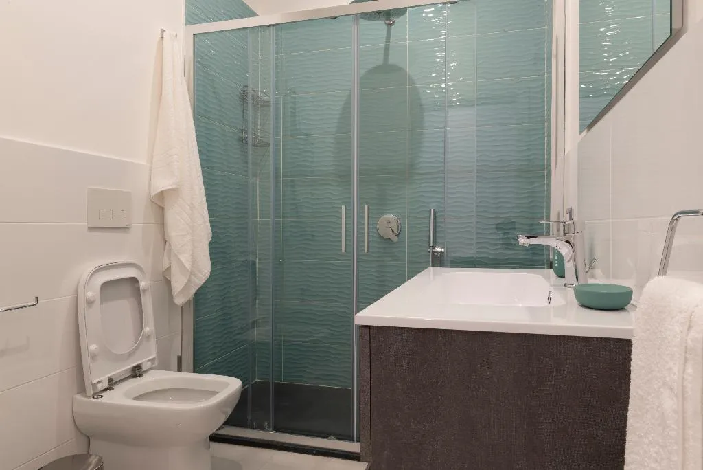 APARTMENT WITH BALCONY Room, Casina Rossa, Naples
