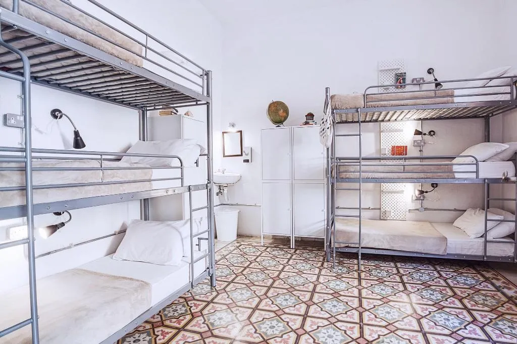 Room, Granny's Inn - Hostel, Malta