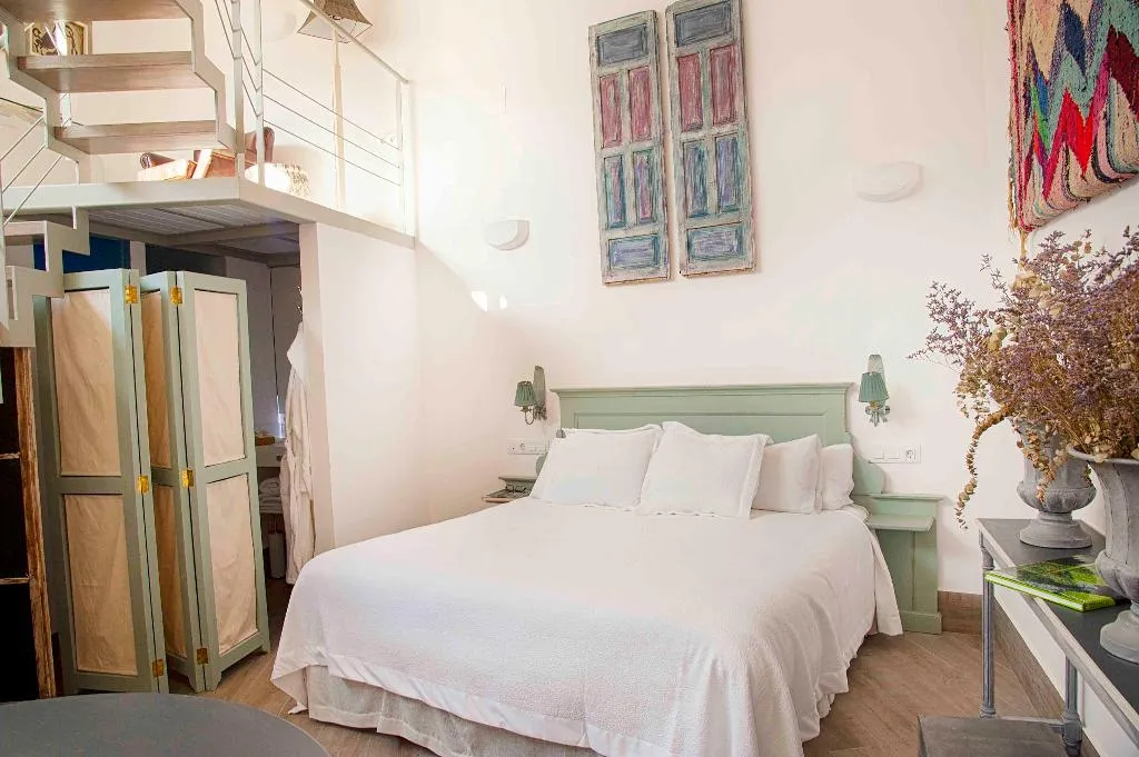 APARTMENT DUPLEX Room, Overland Suites Catedral Luxury Apartments, Seville