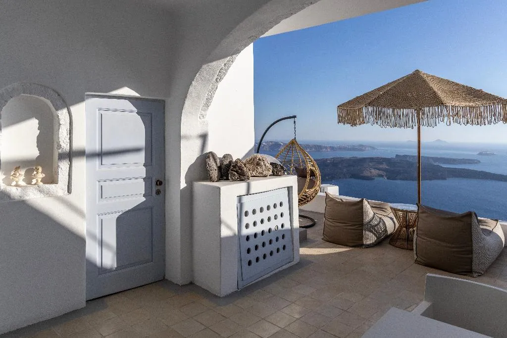 VILLA WITH JACUZZI Room, El Verano Collection Santorini, Santorini