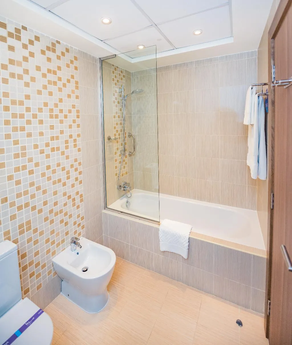 SINGLE DELUXE Room, MENA Plaza Hotel Albarsha, Dubai