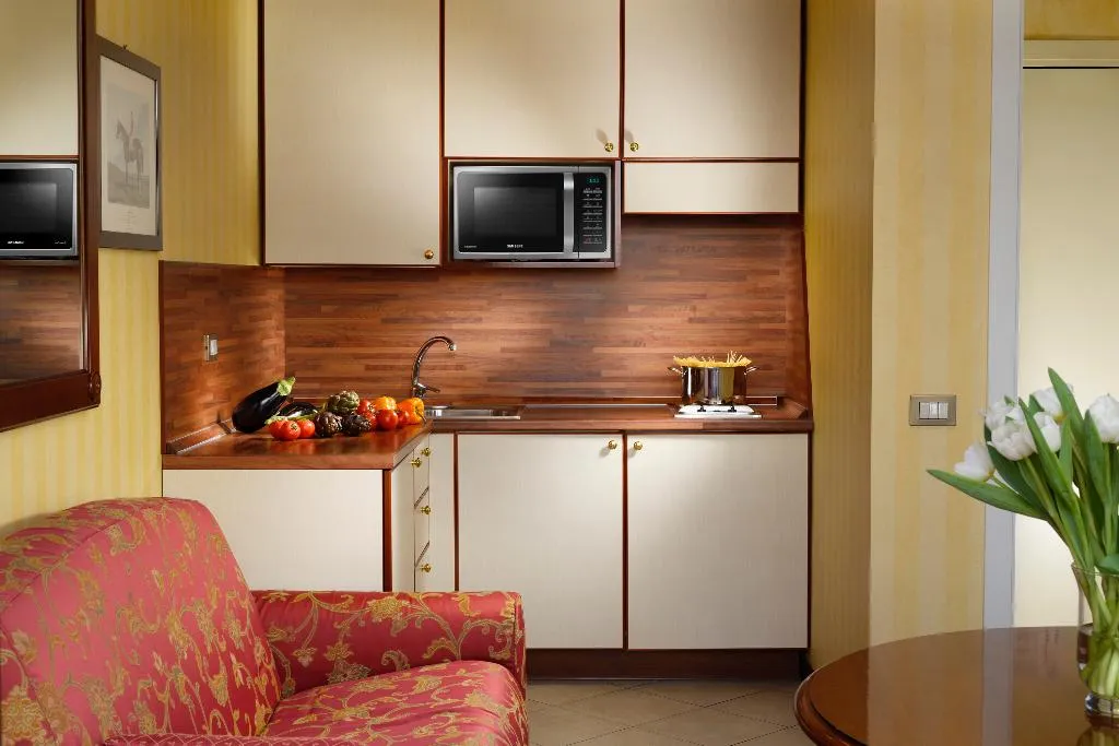 STUDIO STANDARD Room, Hotel & Residence Linea Uno, Milan