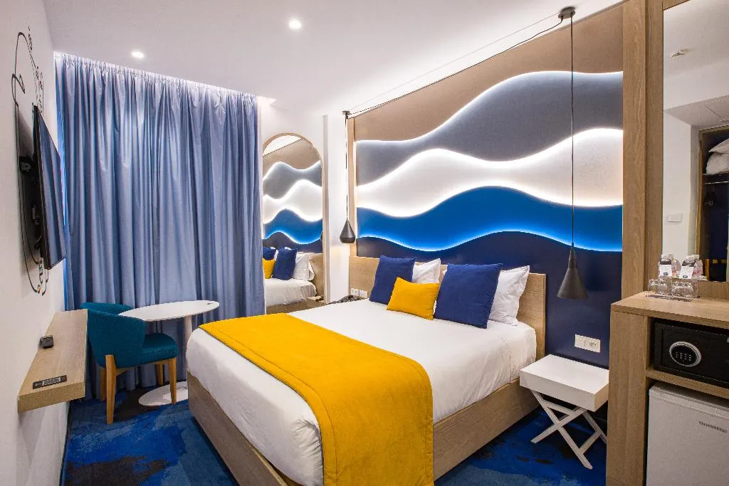 DOUBLE BASIC Room, Carlton, Tunisia