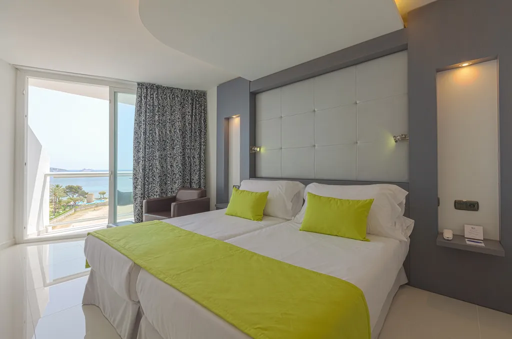 DOUBLE WITH TERRACE Room, Sirenis Hotel Tres Carabelas & SPA, Ibiza