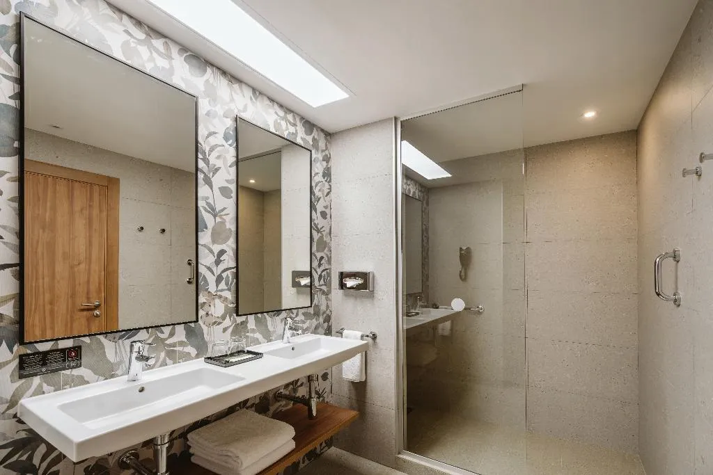 DOUBLE PARTIAL OCEAN VIEW Room, Riu Latino - Adults Only - All Inclusive, Cancun Area