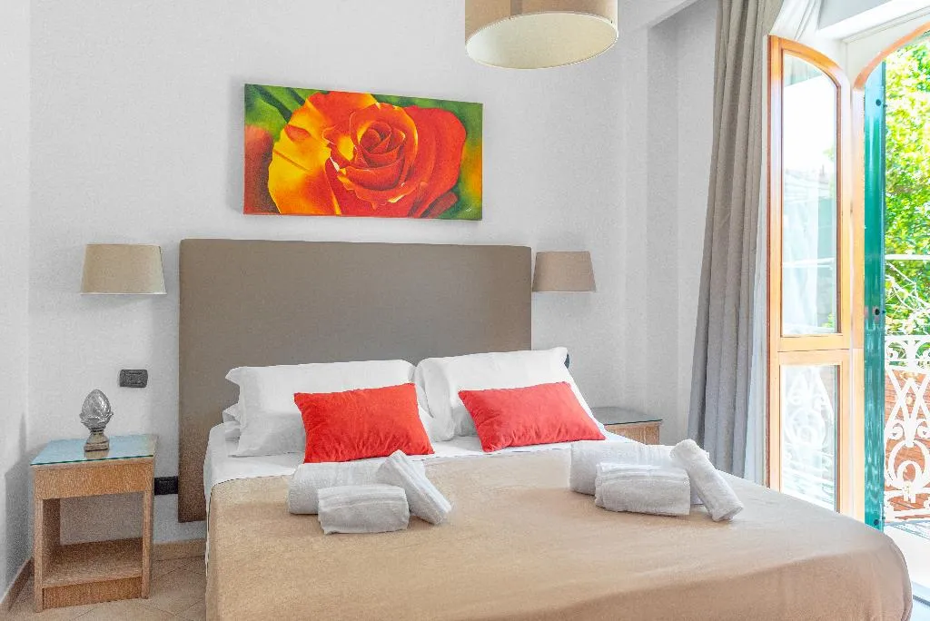 DOUBLE SUPERIOR GARDEN VIEW Room, Relais Francesca, Naples