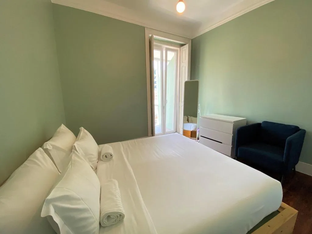 DOUBLE GRAND Room, Green Heart Hostel, Lisbon