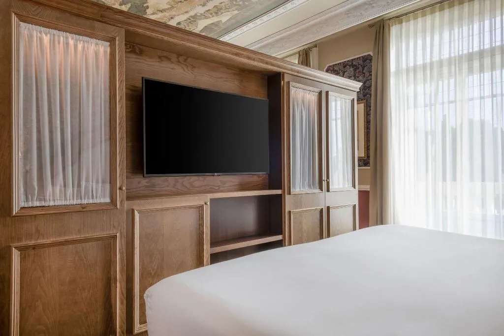 Room, AC Hotel Palacio del Retiro Autograph Collection, Madrid
