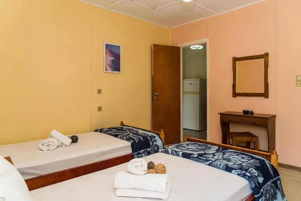 Room, Roussa's Studios and Apartments, Zante